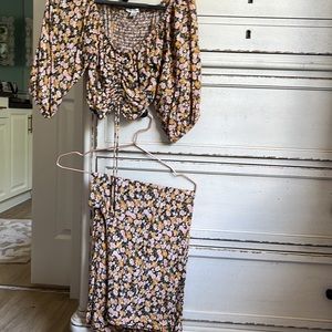 American Eagle Women's Floral Ruched Crop Top & pant set